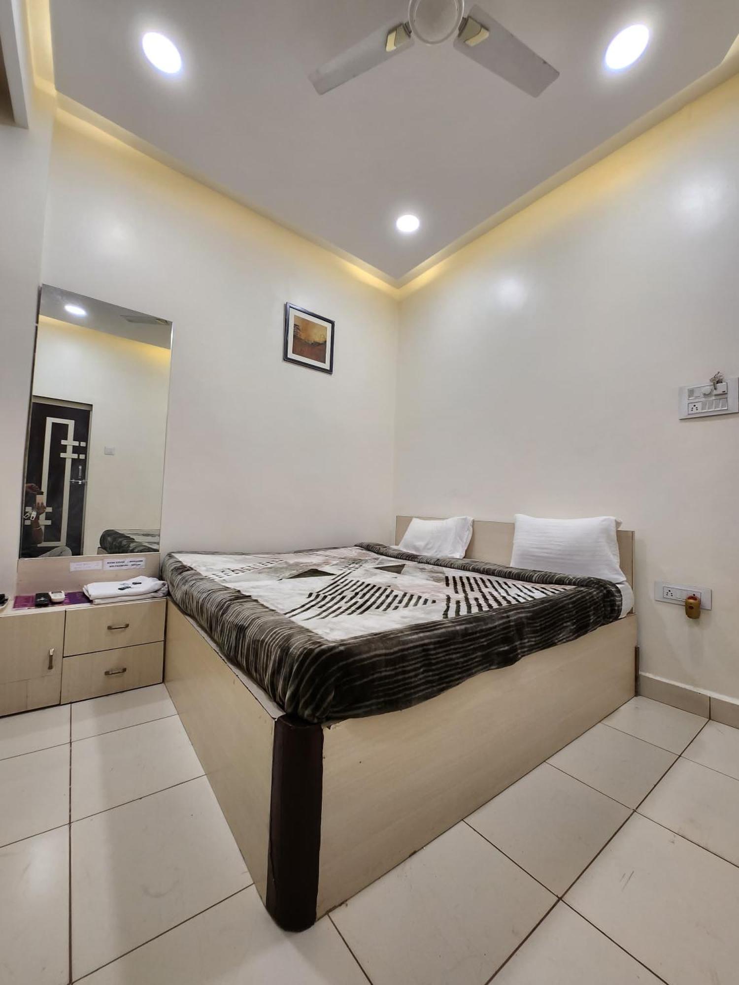 Hotel Anantshree Ujjain Exterior foto