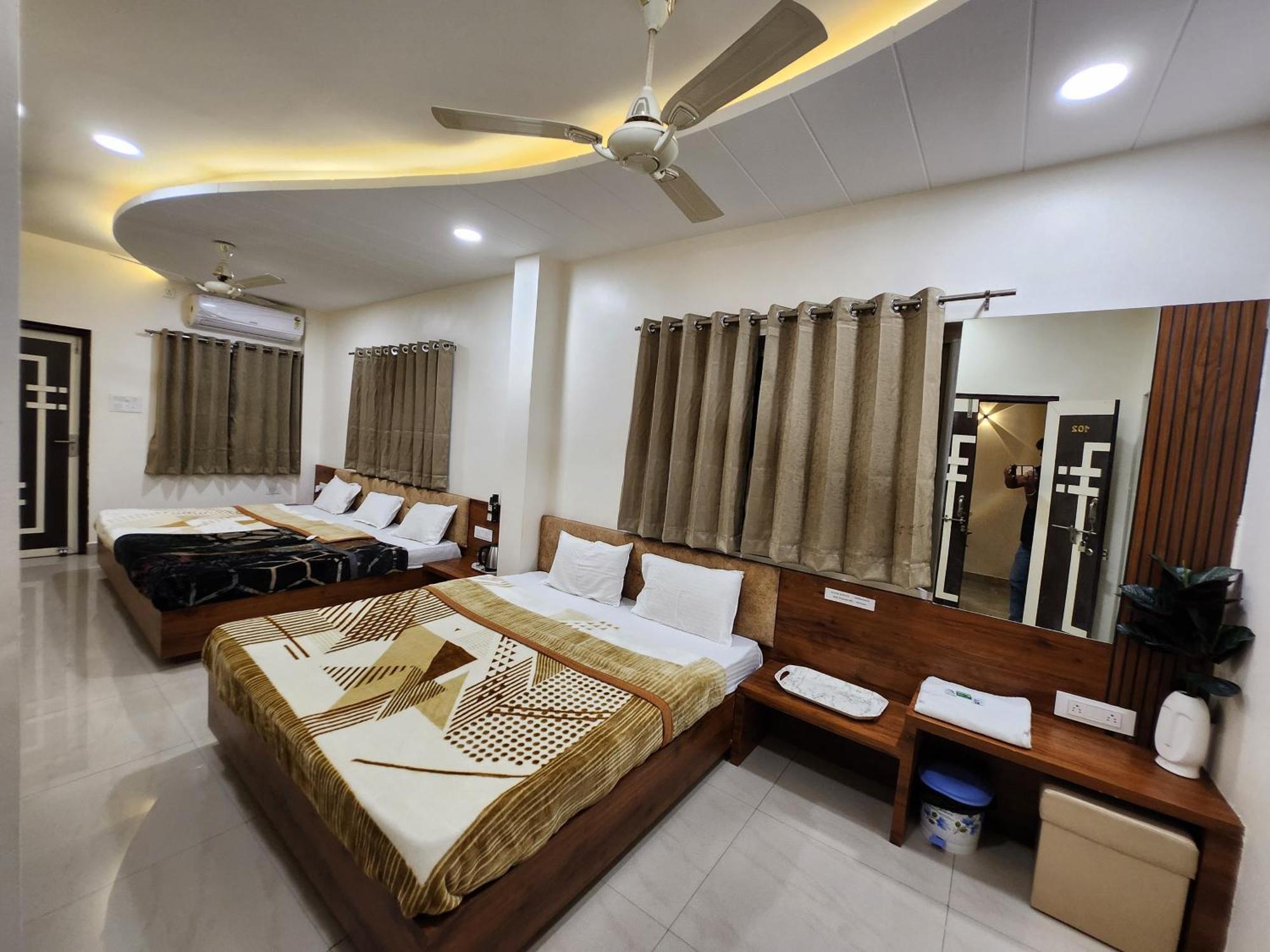 Hotel Anantshree Ujjain Exterior foto